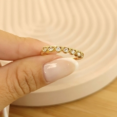 Anillo Dorado con Corazoncitos piedra blanca