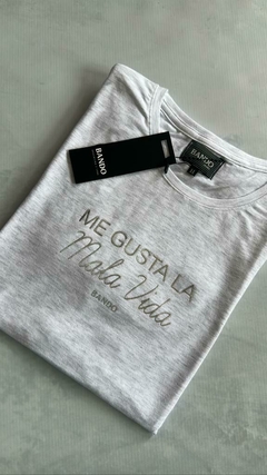 REMERA BANDO ME GUSTA LA MALA VIDA - comprar online