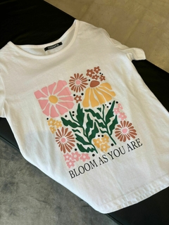 REMERA SIDDHARTA BLOOM