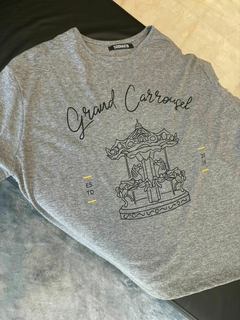 REMERA SIDDHARTA GRAND CARROUGEL