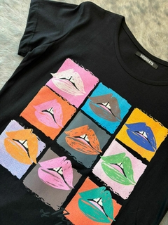 REMERA SIDDHARTA LABIOS - comprar online