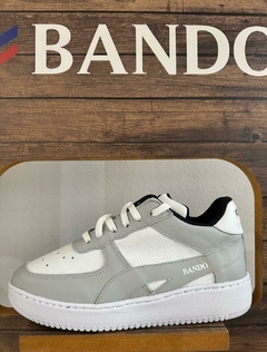 ZAPATILLA BLANCA C/ GRIS CUERO BANDO - comprar online