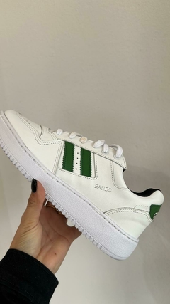 ZAPATILLA BLANCA C/VERDE CUERO BANDO