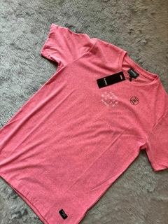 REMERA BANDO ROSA