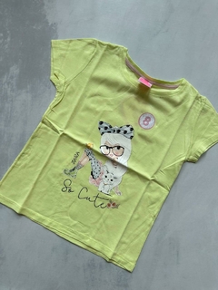 REMERA POSTO GIRL C/ APLIQUES