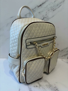 MOCHILA BLANCA MULTIBOLSILLOS MAS CADENA - comprar online