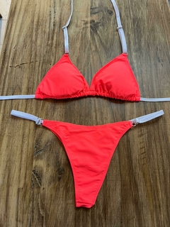 BIKINI CON REGULABLE Y TIRAS DE COLOR