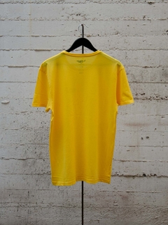 Remera El Solitario Básica - Amarillo en internet