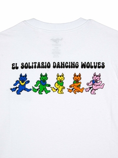 Remera El Solitario Dancing Wolves en internet