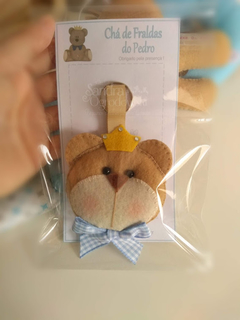 Lembrancinha Maternidade Chaveiro Urso Rei na internet