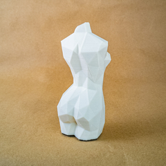 torso-feminino-mulher-estatua-escultura-3d-lowpoly-branco-costas