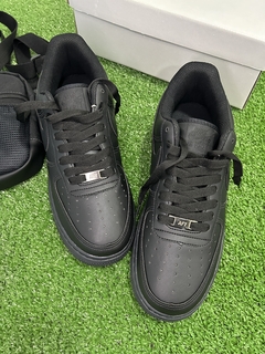 Nike - Air Force AF1 ALL BLACK