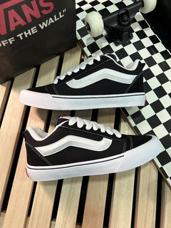 VANS KNU SKOOL