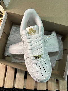 Nike - Air Force AF1 Ouro na internet