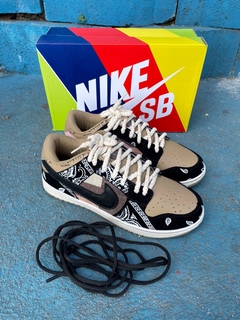 Nike - Travis Scott Dunk Low na internet