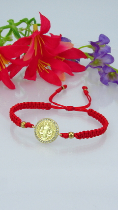 Pulsera san Benito piedras en rojo - comprar online