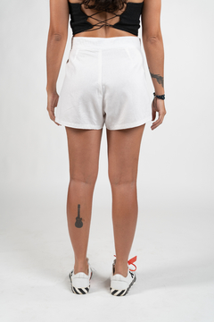 Shorts Capri Branco - comprar online