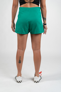 Shorts Capri Verde - comprar online