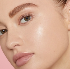 **PRE-ORDER NEW SHADES** Glow Balm • Kylie Cosmetics - comprar en línea