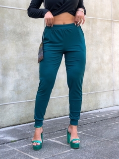 Calça Canelada Com Elástico No Cós e Bolso Verde Jade na internet