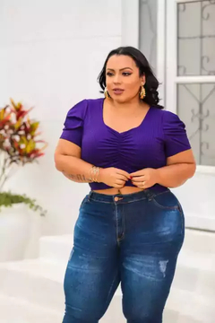 Cropped Plus Size Manga Princesa Violeta na internet