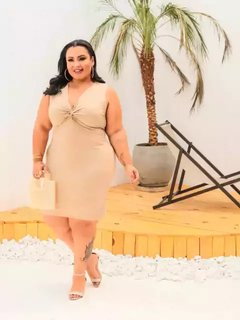 Vestido Midi Canelado Nozinho Plus Size Amendôa - comprar online