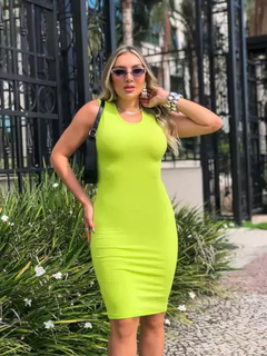 Vestido Midi Canelado Regata Verde Limão na internet