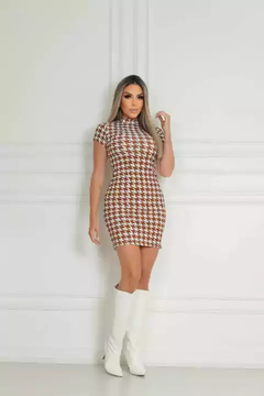 Vestido Curto Gola Alta Com Manguinha Pied De Poule Branco Com Caramelo - Ímpeto Modas