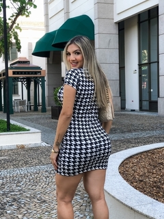 Vestido Curto Gola Alta Com Manguinha Pied De Poule - loja online