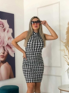 Vestido Midi Canelado Gola Alta Sem Manga Pied De Poule na internet