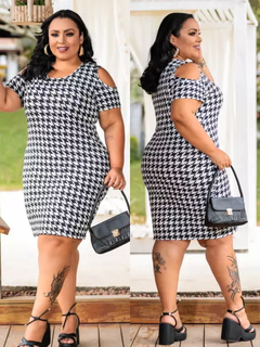 Vestido Midi Canelado Recorte Na Manga Plus Size Pied De Poule