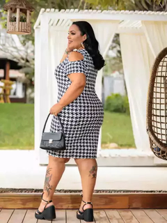 Vestido Midi Canelado Recorte Na Manga Plus Size Pied De Poule - loja online