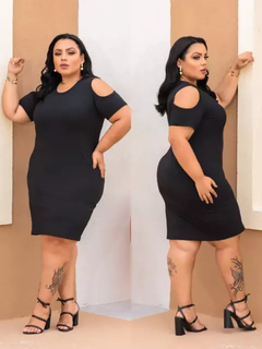 Vestido Midi Canelado Recorte Na Manga Plus Size Preto