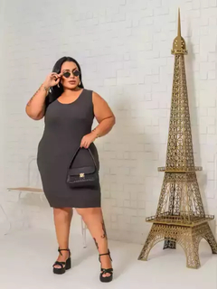 Vestido Midi Canelado Regata Plus Size Chumbo na internet