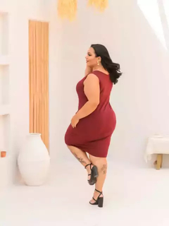 Vestido Midi Canelado Regata Plus Size Marsala - loja online