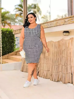 Vestido Midi Canelado Regata Plus Size Pied De Poule na internet