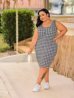 Vestido Midi Canelado Regata Plus Size Pied De Poule - loja online