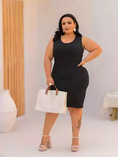 Vestido Midi Canelado Regata Plus Size Preto - comprar online