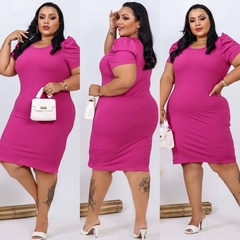 Vestido Midi Canelado Manga Bufante Plus Size Fúcsia