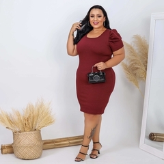 Vestido Midi Canelado Manga Bufante Plus Size Marsala na internet