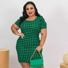 Vestido Midi Canelado Manga Bufante Plus Size Pied De Poule Preto Com Verde Esmeralda - comprar online