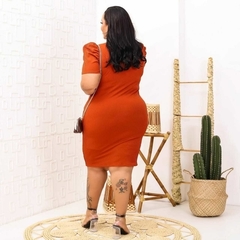 Vestido Midi Canelado Manga Bufante Plus Size Terracota na internet