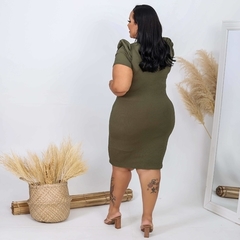 Vestido Midi Canelado Manga Bufante Plus Size Verde Militar - loja online