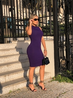 Vestido Midi Canelado Gola Alta Sem Manga Violeta na internet