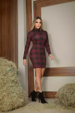 Vestido Midi Gola Alta Manga Longa Xadrez Preto Com Marsala - Ímpeto Modas