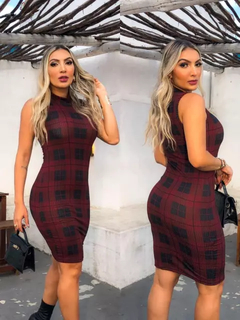 Vestido Midi Canelado Gola Alta Sem Manga Xadrez Preto Com Marsala