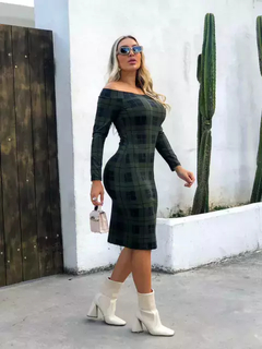 Vestido Midi Ombro a Ombro Manga Longa Xadrez Preto Com Verde Militar - comprar online