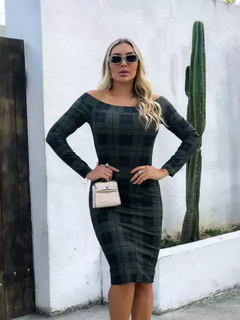 Vestido Midi Ombro a Ombro Manga Longa Xadrez Preto Com Verde Militar - Ímpeto Modas