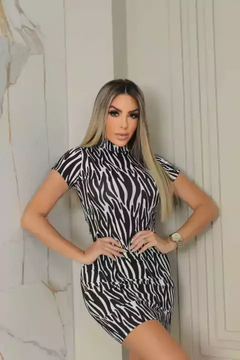 Vestido Curto Gola Alta Com Manguinha Zebra - comprar online