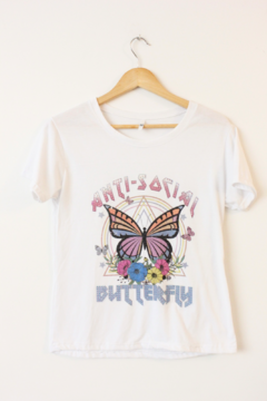 Remera Básica Estampado Mariposa con Tachas